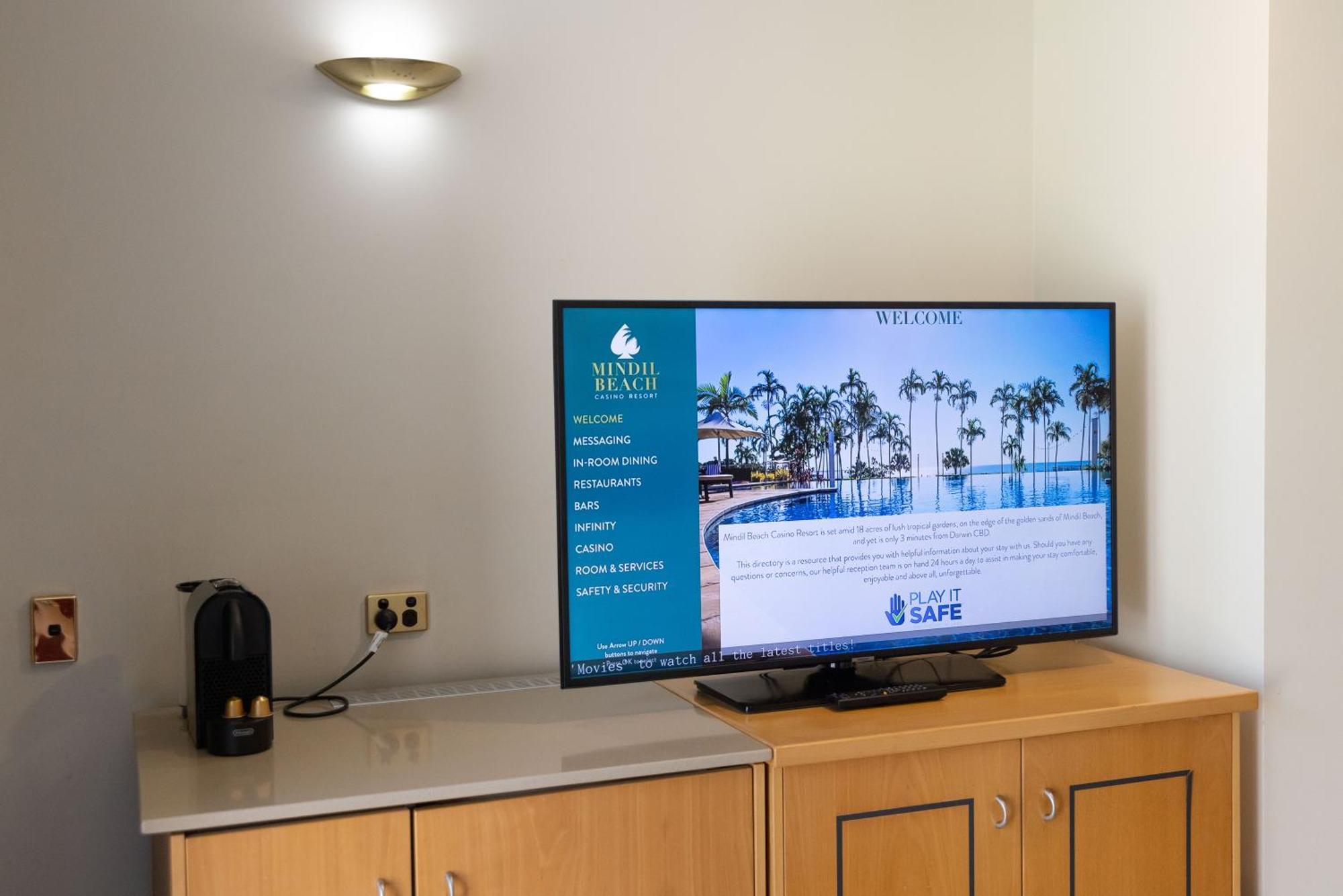 Mindil Beach Casino Resort Darwin Dış mekan fotoğraf A television with a built-in set-top box