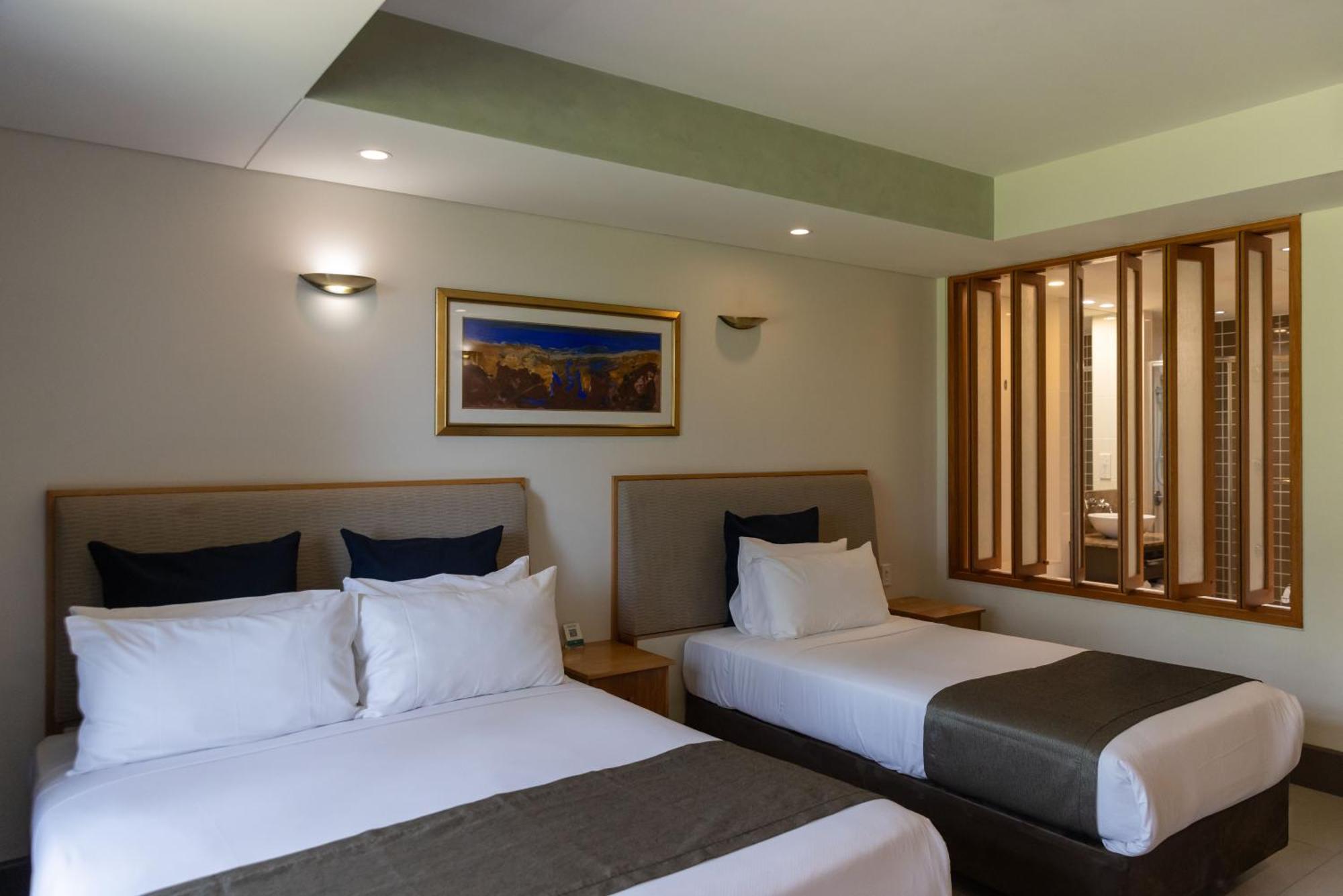 Mindil Beach Casino Resort Darwin Dış mekan fotoğraf A room at the hotel