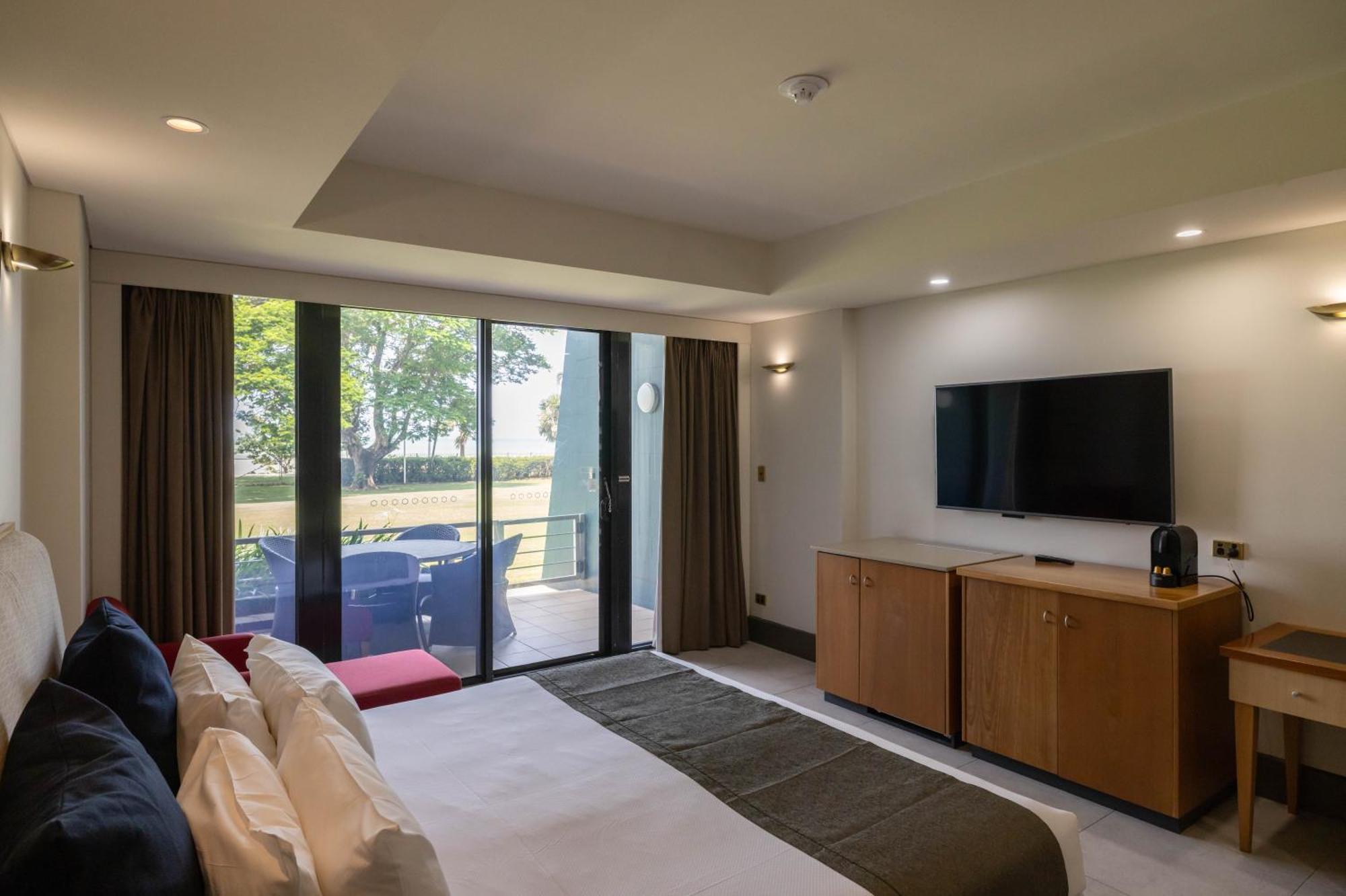 Mindil Beach Casino Resort Darwin Dış mekan fotoğraf A room at the hotel