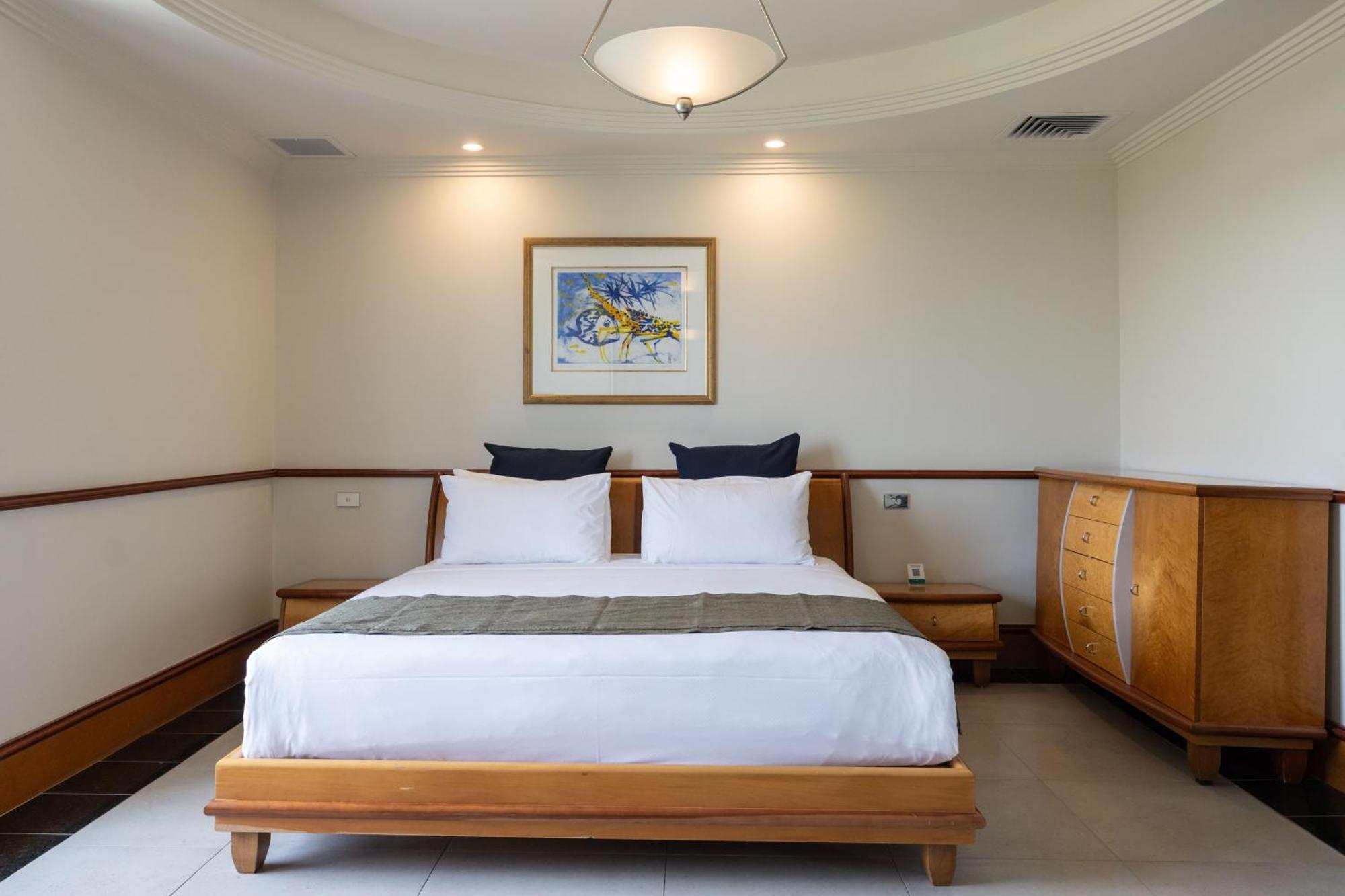 Mindil Beach Casino Resort Darwin Dış mekan fotoğraf A bedroom at the resort